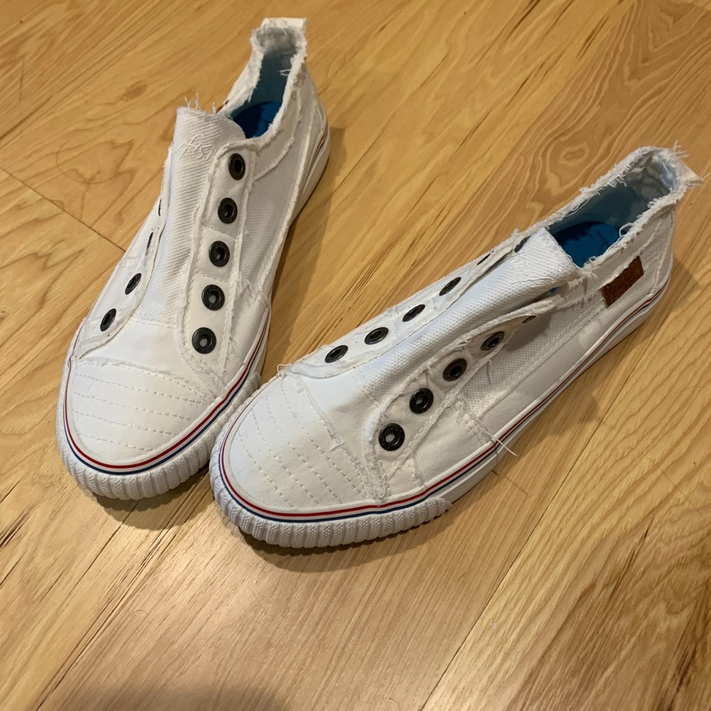 New Blowfish sneakers Size 8